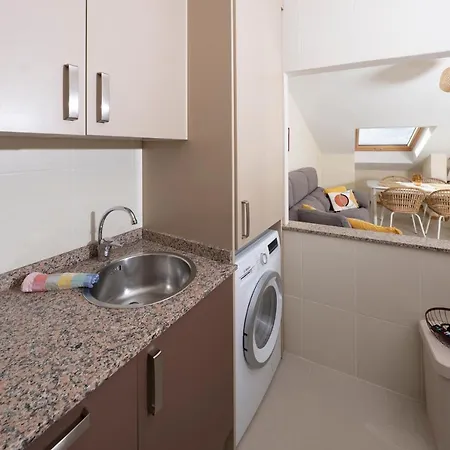 Cabra Playa De Langosteira En Finisterre Con Vistas Al Mar